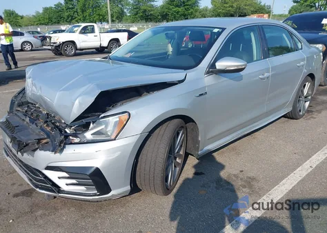 2017 Volkswagen Passat 1.8T R-Line z USA, uszkodzony, nr VIN 1VWDT7A38HC048069